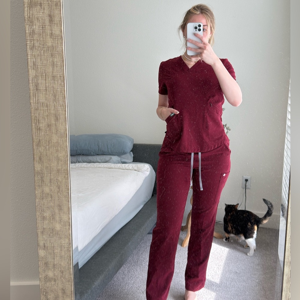 Mediclo scrub top and bottom